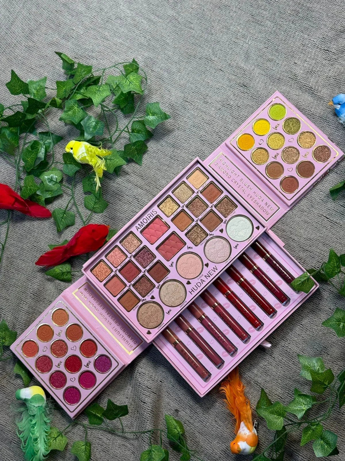 Huda New Amoris Eyeshadow All In One Book Palette