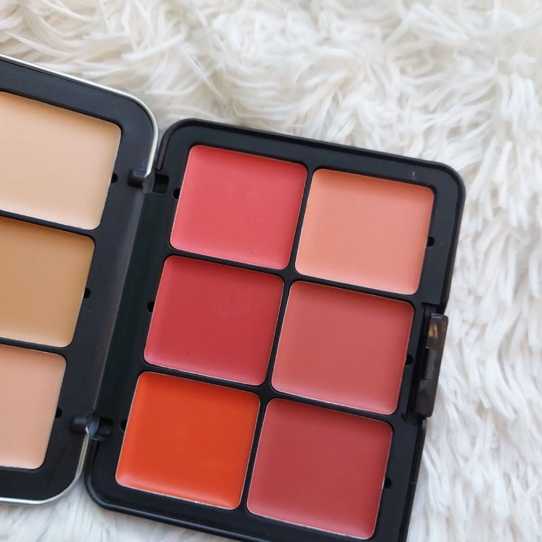 Carla Secret Cream Blush And Concealer Palette.